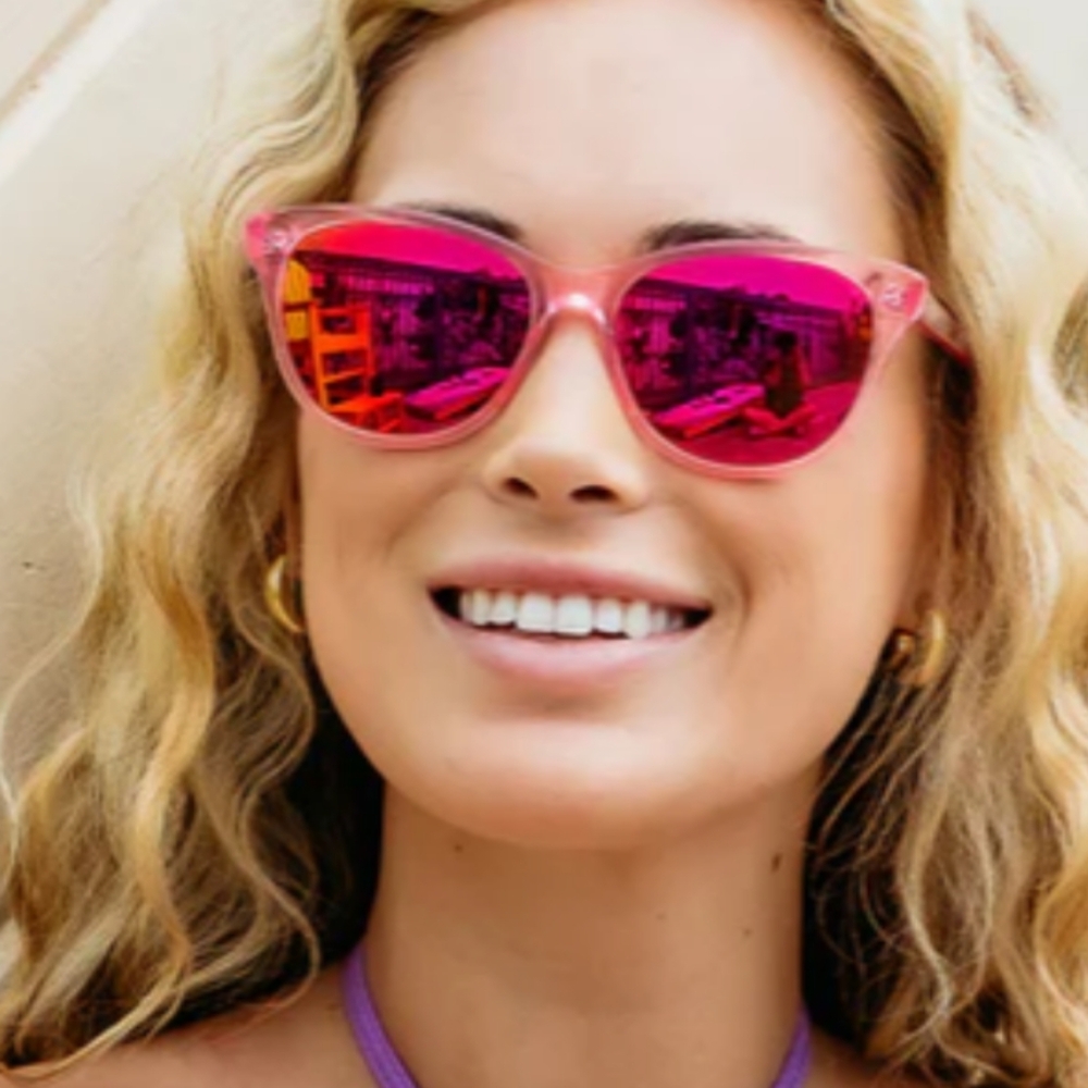 BLENDERS Hot Pink Sunglasses